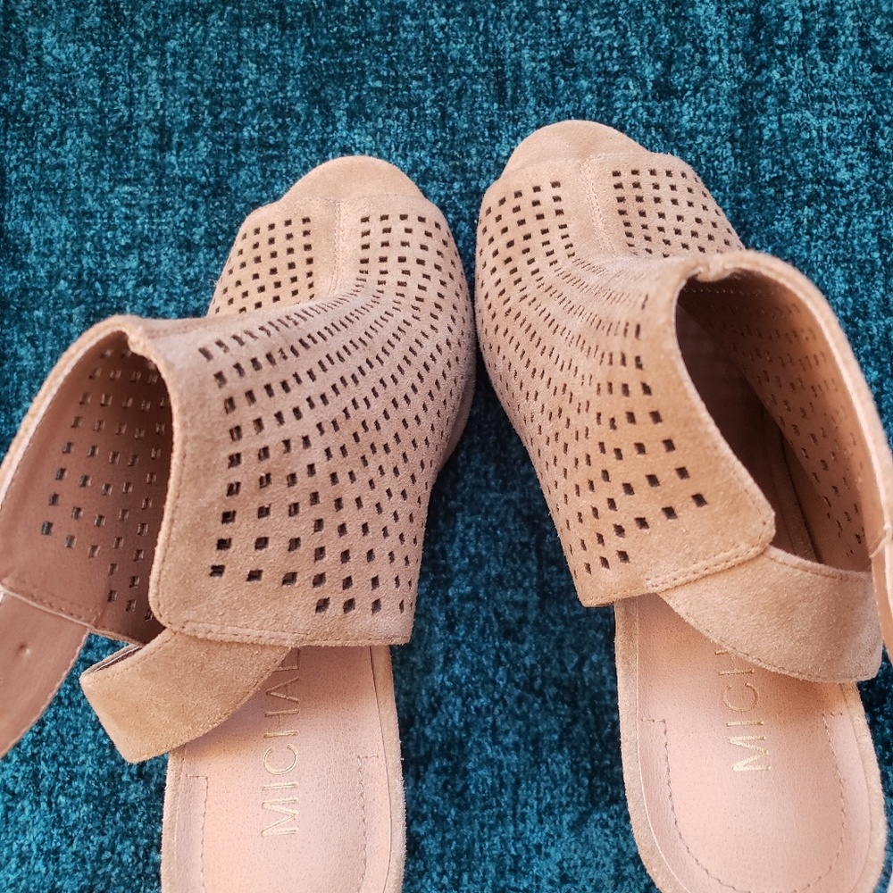 Tan gently used shoes
